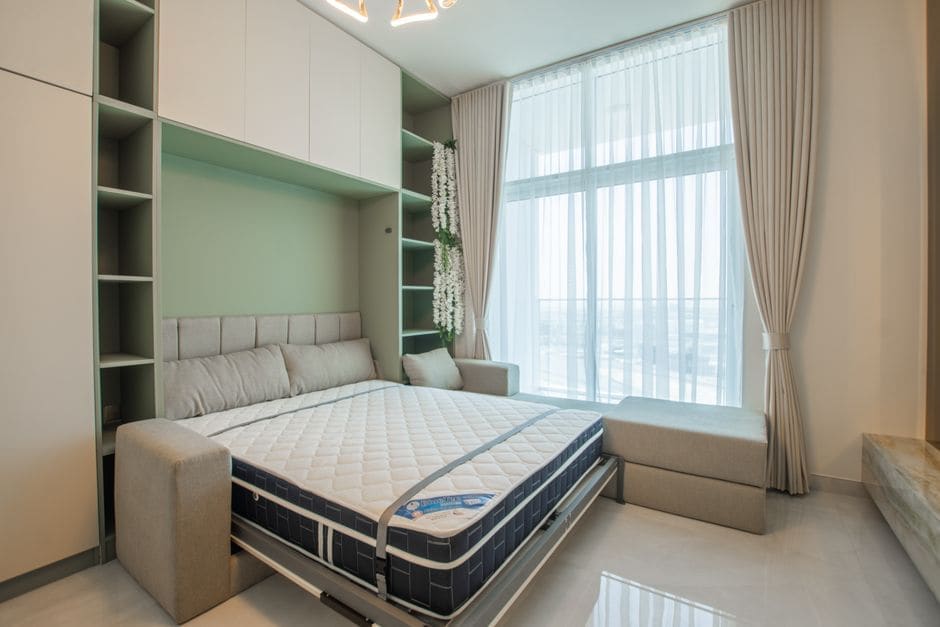 Transforming Furniture Head-to-Head: Expand vs Resource